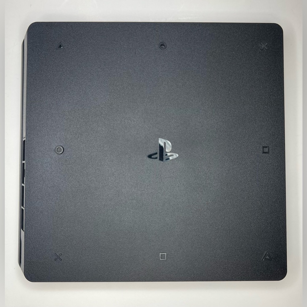 PS4 Slim - Picture 6 of 12